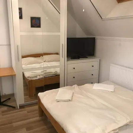 Platanus Vendeghaz B&B
